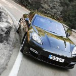 Porsche Panamera és a Maserati Quattroporte csata óriás, autós magazinjának avtodaydzhest