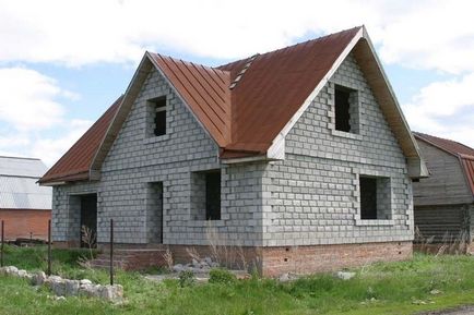 Constructia unei case din beton gazos clasa economica