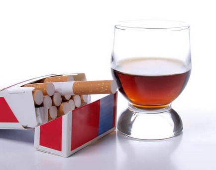 Прищі від куріння і алкоголю, причини та лікування