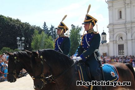 Divorțul gardianului din Kremlin - ceremonia divorțului de pază pe piața din Catedrala din Kremlin - fotografii și