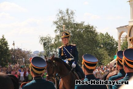 Розлучення варти в кремлі - церемонія розлучення караулів на соборній площі в кремлі - фотографії і