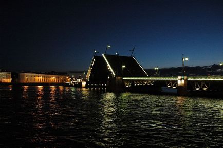 Divorțul de poduri din Sankt Petersburg în 2017 - plimbări cu operatorii de turism