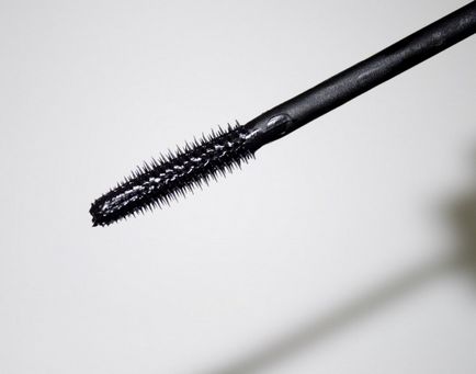 Вії божеволіють разом з термотушью kiss i envy volum n define express volume mascara