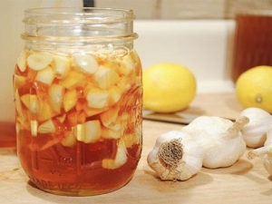 Рецепт корисного продукту з меду, лимона і часнику