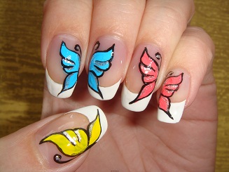 Desene pe unghii cu vopsele acrilice - aripi fluture