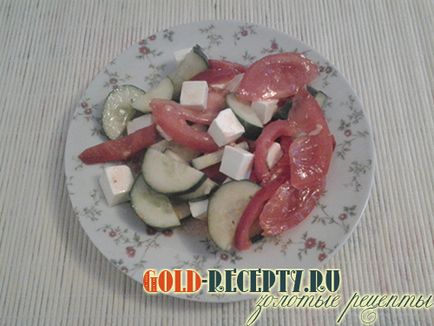 Saláta paradicsom, uborka feta sajttal