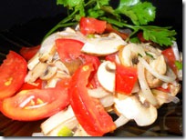 Salată cu ciuperci și roșii rețetă pentru salată de ciuperci cum să gătești ciuperci