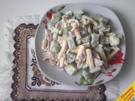 Салат з копченою куркою і ківі (покроковий рецепт з фото)