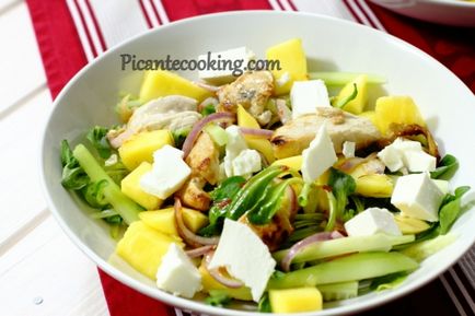 Salata cu carne de pui si mango, picantecooking