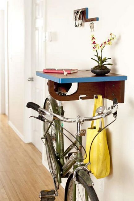 Cele mai creative moduri de a stoca o bicicletă acasă, mai proaspătă - cea mai bună din Runet pentru o zi!