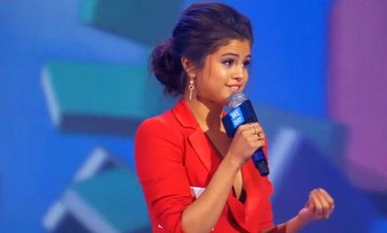 Selena Gomez Încercam să fiu diferit, așa că oamenii mă vor lua, bârfa