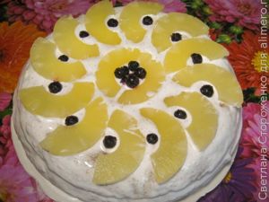 Соковитий торт з ананасом
