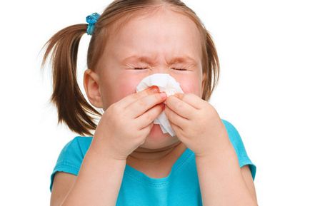 Sniffles cu mirosul unui copil și un adult, sinuzită ozena
