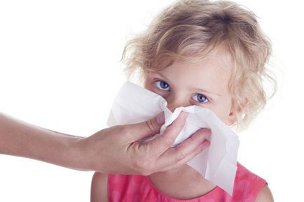 Sniffles cu mirosul unui copil și un adult, sinuzită ozena