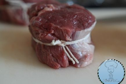 Steak cu rețetă de sânge simplu, cu fotografie la domiciliu