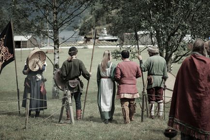 Nunta în stilul Viking pe fundalul naturii uimitoare a Norvegiei