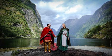 Nunta în stilul Viking pe fundalul naturii uimitoare a Norvegiei