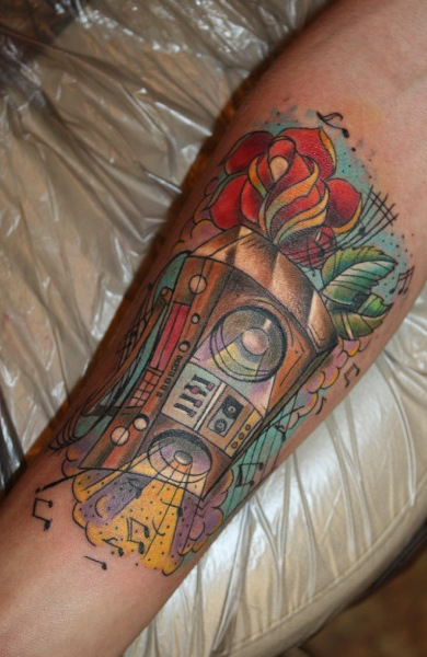 Tattoo magnetofon - semnificație, schițe și fotografii pentru tatuaje