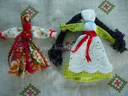 Традиційні текстильні ляльки