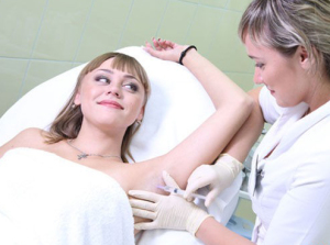 Injecțiile cu Botox în armpits rezolvă problemele cu transpirația, prețurile de procedură