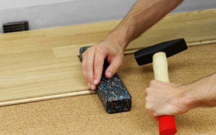 emeletek a padlólap szerelési technológia és a parketta lapok a padlón (technológia) emeletek a padlólap szerelési technológia és a parketta lapok a padlón