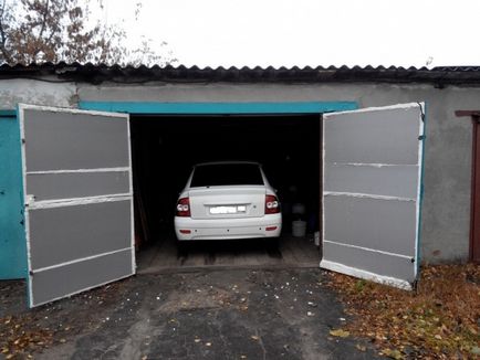 Izolarea porții garajului din interior