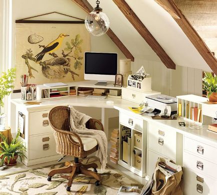 Interior interior confortabil al biroului de acasă