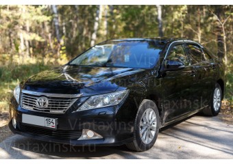 Comandați toyota camry pentru o nuntă în Novosibirsk