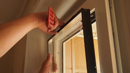 Înlocuirea sticlei în ușa balconului din plastic - procedură