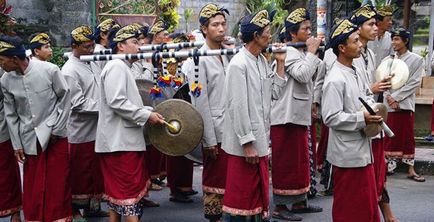 10 Nemzeti sajátosságok lakói Indonéziában, amely meg fogja lepni