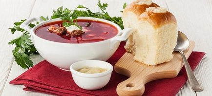 Borsch - o reteta clasica cu pui, carne de porc, carne de vita