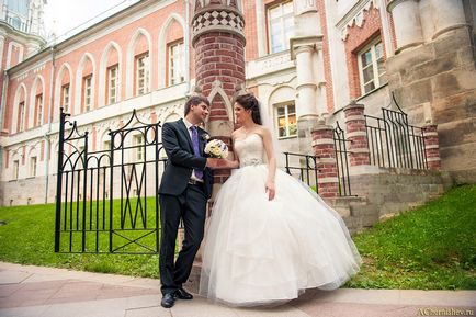 Царицино - весільна фотосесія, фото прогулянки в Царицинському палаці (весілля в садибі)