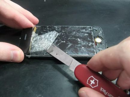 Ce trebuie să faceți dacă un ecran tactil sau un afișaj este spart pe telefonul smartphone sau pe tabletă