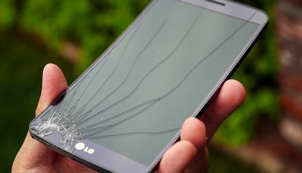 Ce trebuie să faceți dacă un ecran tactil sau un afișaj este spart pe telefonul smartphone sau pe tabletă
