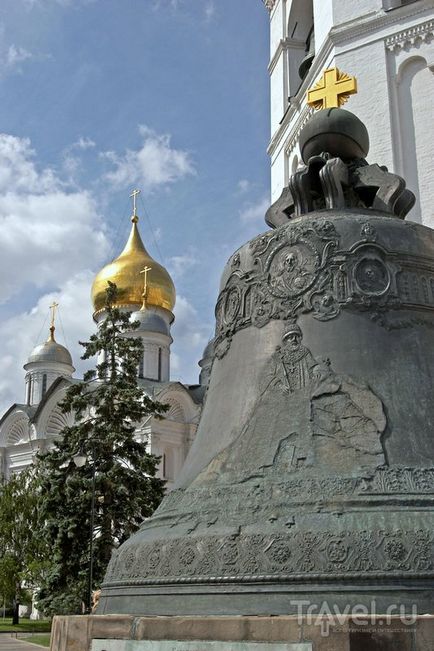 Пам'ятка москви цар-дзвін в кремлі