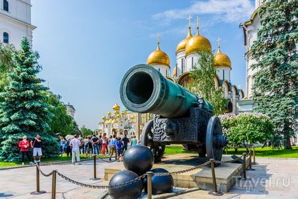 Пам'ятка москви цар-дзвін в кремлі