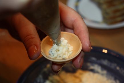 Єврейська закуска з плавленого сиру з часником - як зробити єврейську закуску з часником,