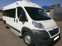 Ford transit (alb) - închiriați un microbuz pentru o nuntă