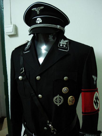Форма сс військова, солдат і офіцерів вермахту нацистської Німеччини зі знаками відмінності, парадна і