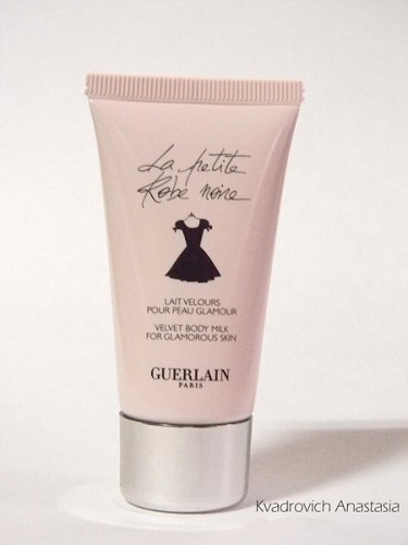 Guerlain la petit robe noire apă de toaletă, lapte de corp de catifea