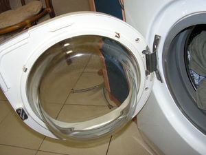 Hogyan kell megnyitni a mosógép, ha le van tiltva