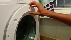 Cum să deschideți o mașină de spălat dacă este blocată