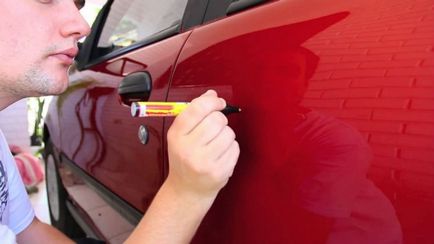 Cum să eliminați zgârieturile din mașină