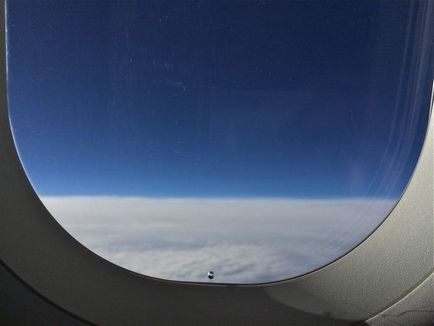 Cum sunt aranjate ferestrele în avioane