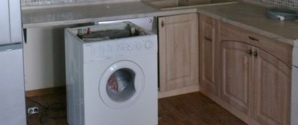 Як вбудувати пральну машину на кухні і ванній в шафу