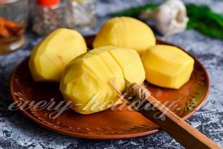 Картопля-гармошка з салом в духовці рецепт з фото