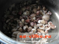 A burgonya sült luteussal (luteussal) Sült burgonya Vargányás