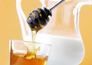 Lapte cu miere și sifon din tuse