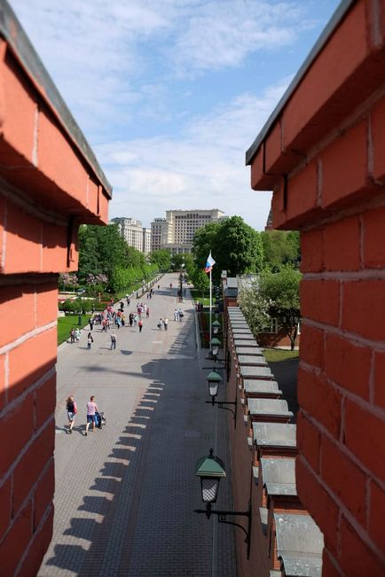 Московський кремль Тайницкая сад і новий парк в травні