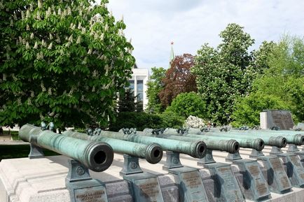 Kremlin Kremlin Tainitsky Garden și noul parc din mai